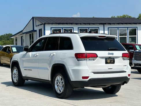 Used 2020 Jeep Grand Cherokee Laredo RWD image 5
