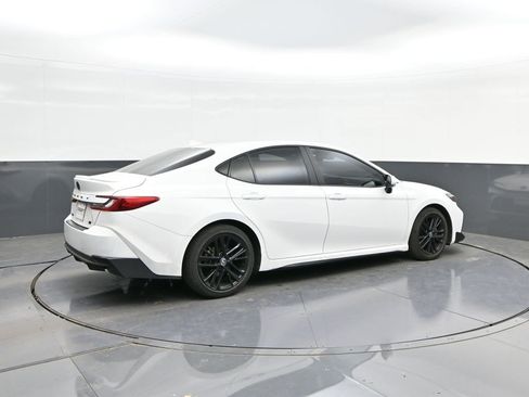 Used 2025 Toyota Camry SE image 15