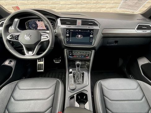 Certified 2024 Volkswagen Tiguan SEL R-Line image 15