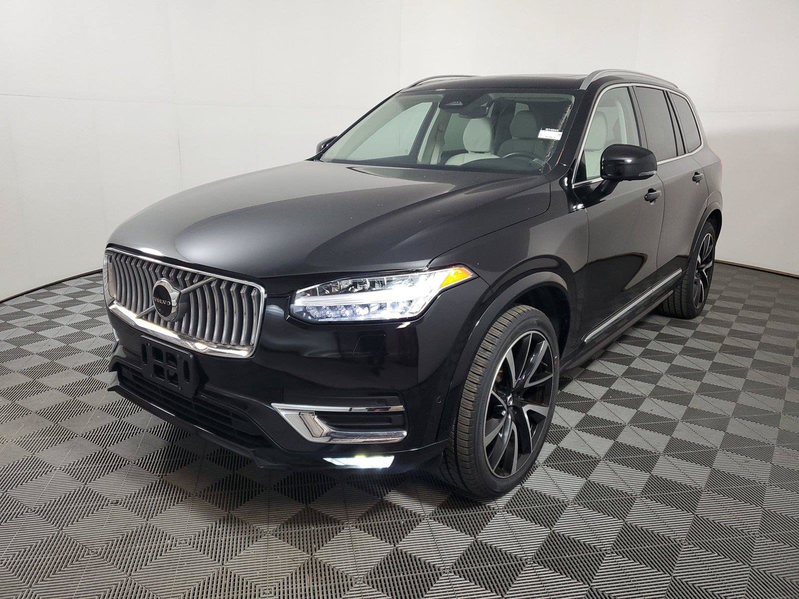 Certified 2023 Volvo XC90 B6 Plus w/ Protection Package Premier AWD/4WD image 3