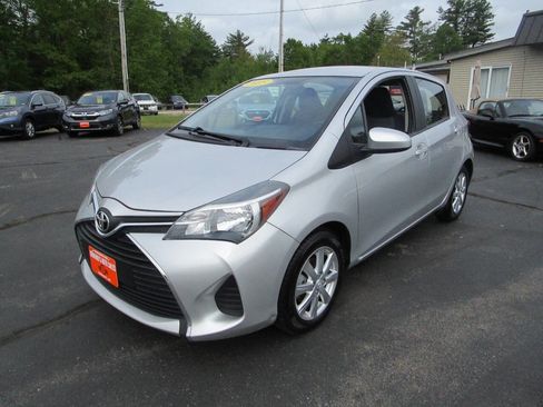 Used 2015 Toyota Yaris LE image 2