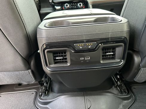 Used 2025 GMC Sierra 2500 AT4 image 13