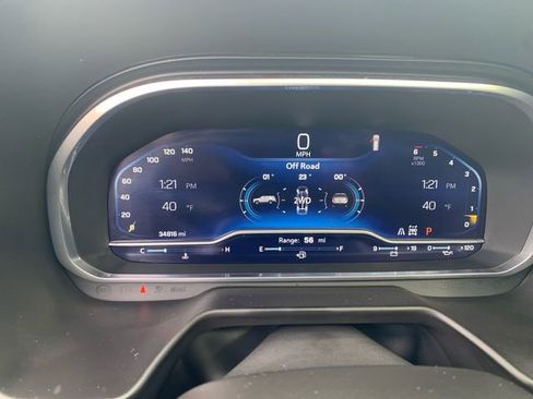 Used 2023 Chevrolet Suburban RST w/ Luxury Package image 25