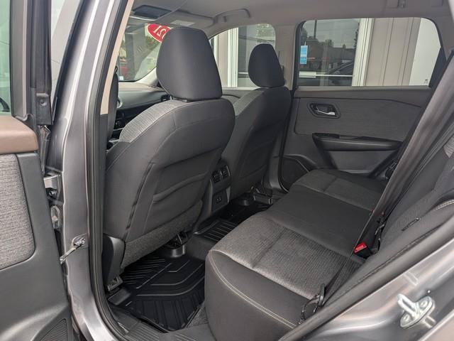 Used 2021 Nissan Rogue SV AWD/4WD image 19