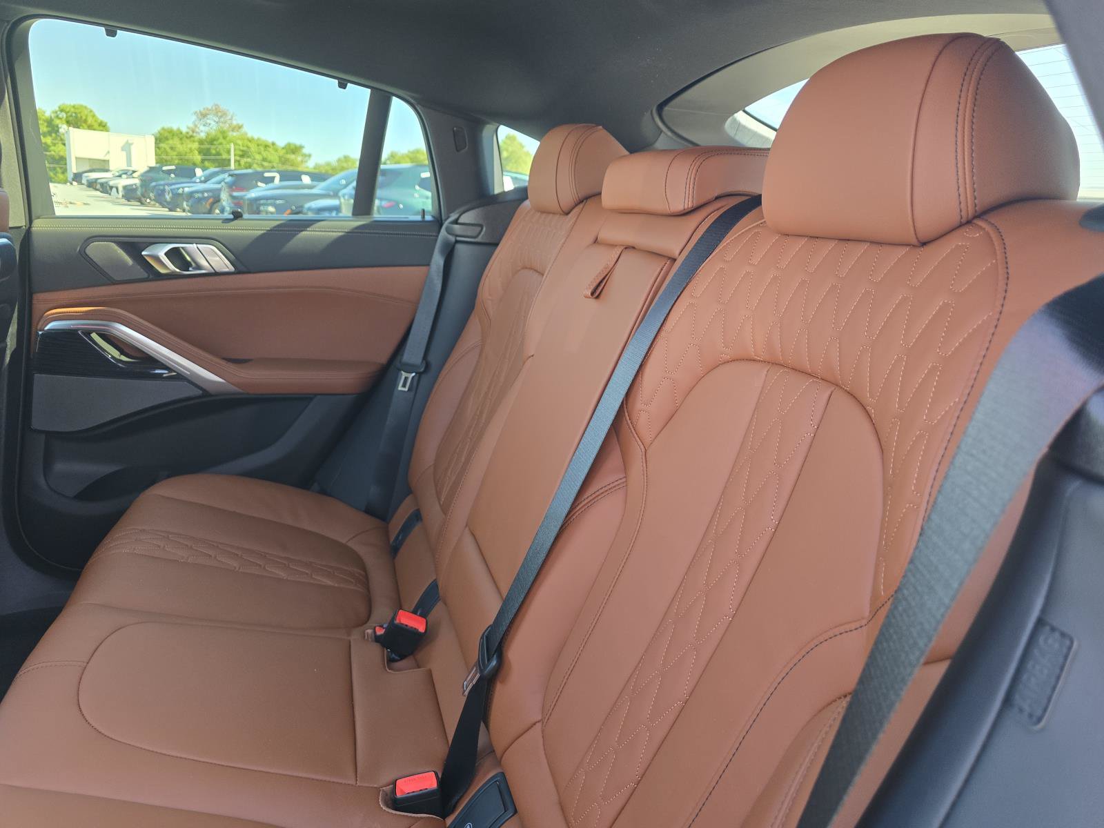 New 2027 BMW X6 xDrive40i w/ Climate Comfort Package AWD/4WD image 12