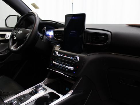 Used 2020 Ford Explorer ST w/ Premium Technology Package image 60