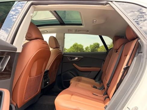 Used 2023 Audi Q8 Premium Plus w/ Premium Plus Package AWD/4WD image 12