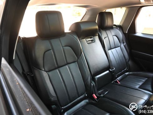 Used 2017 Land Rover Range Rover Sport HSE image 13