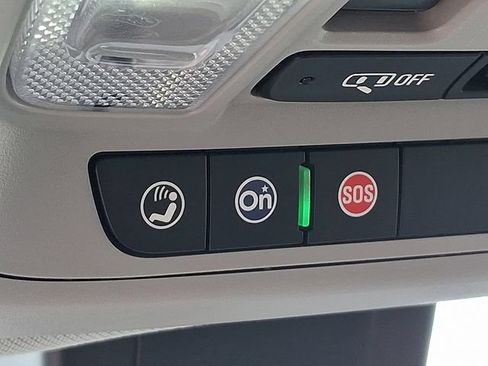Used 2022 GMC Terrain SLT w/ Tech Package FWD image 27