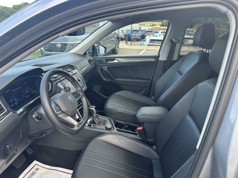 Certified 2024 Volkswagen Tiguan SE AWD/4WD image 2