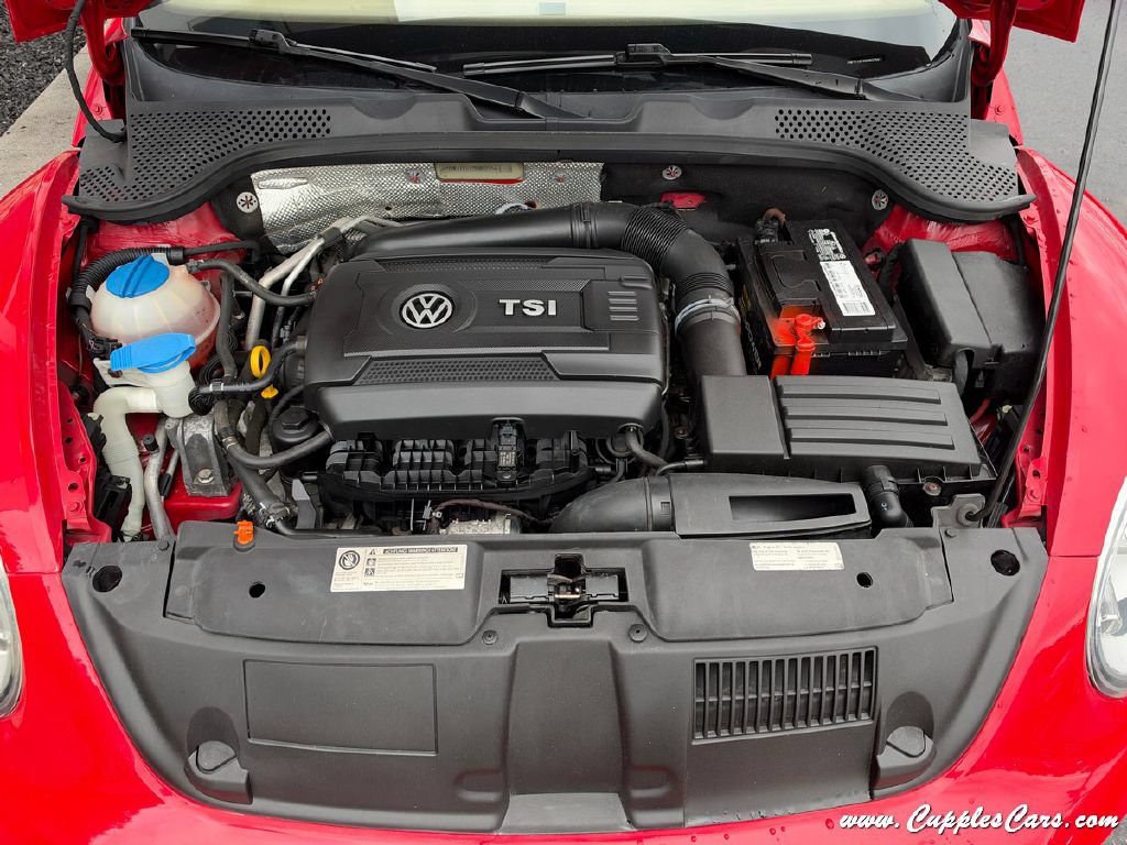 Used 2013 Volkswagen Beetle 2.0T FWD image 17