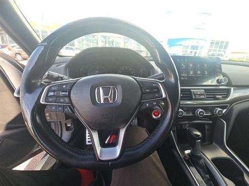 Used 2018 Honda Accord Sport image 4