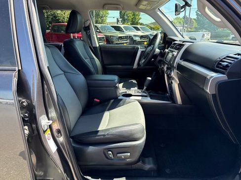Used 2019 Toyota 4Runner SR5 Premium RWD image 9