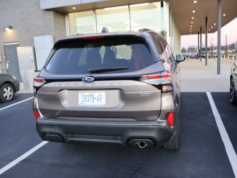 Used 2025 Subaru Forester Touring image 11