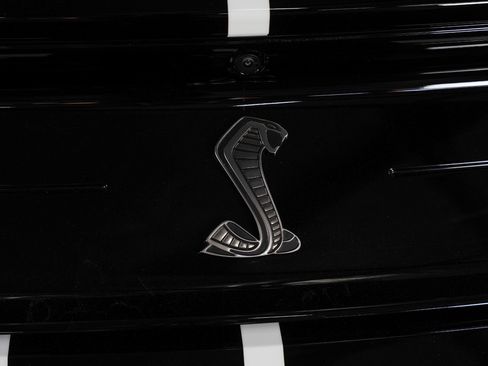 Used 2020 Ford Mustang Shelby GT500 w/ Carbon Fiber Track Pack image 23