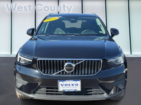 Certified 2025 Volvo XC40 B5 Core image 10