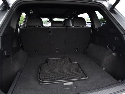Certified 2022 Volkswagen Tiguan SE R-Line AWD/4WD image 26