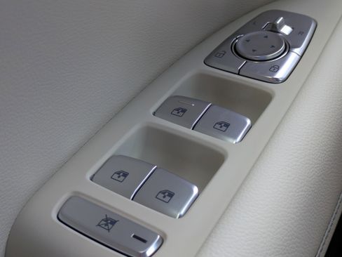New 2026 Genesis G70 2.5T RWD image 21