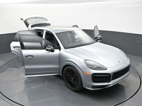 Certified 2021 Porsche Cayenne GTS w/ Premium Package Plus AWD/4WD image 33