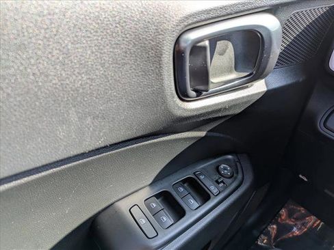 Used 2024 Hyundai Venue Limited image 18