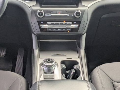 Used 2020 Ford Explorer XLT image 20
