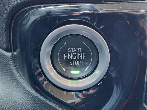 Used 2025 Chevrolet Silverado 1500 LT image 24