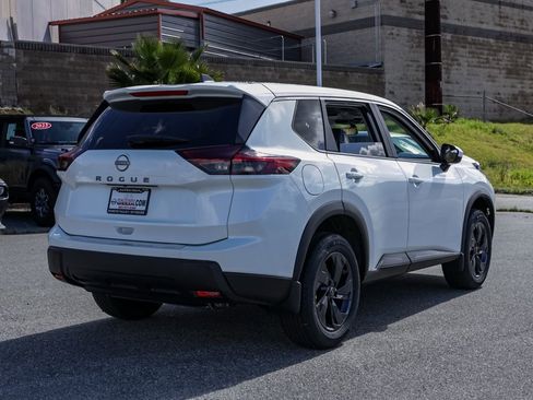 New 2026 Nissan Rogue SV image 4