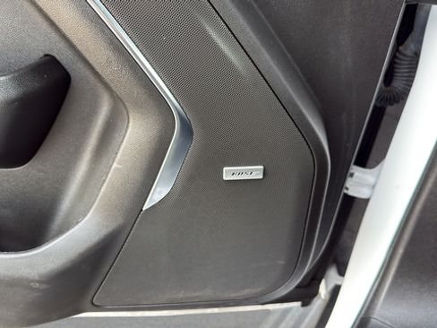 Used 2023 Chevrolet Suburban High Country w/ Advanced Technology Package AWD/4WD image 9
