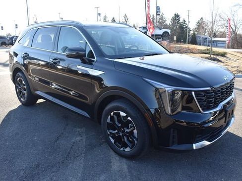 Used 2025 Kia Sorento S image 10