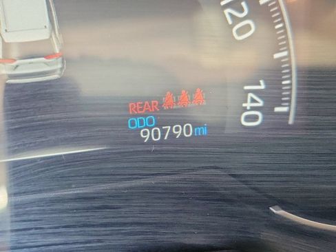 Used 2024 Toyota RAV4 LE AWD/4WD image 22