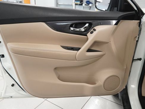 Used 2019 Nissan Rogue SV AWD/4WD image 17
