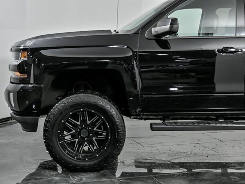 Used 2018 Chevrolet Silverado 1500 LT w/ All Star Edition image 6