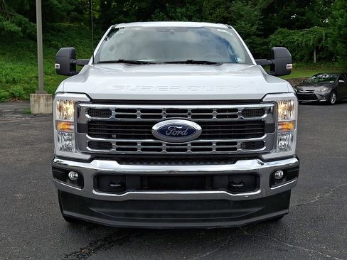 Certified 2025 Ford F250 XLT AWD/4WD image 2