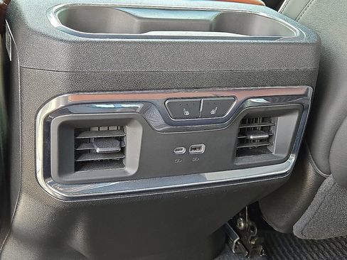 Used 2025 GMC Sierra 2500 Denali Ultimate AWD/4WD image 16