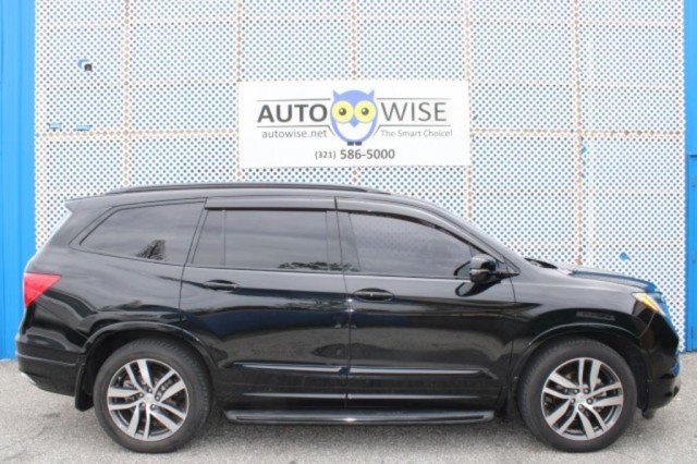Used 2017 Honda Pilot Elite image 2