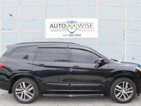 Used 2017 Honda Pilot Elite image 2