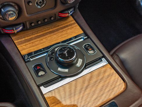 Used 2016 Rolls-Royce Wraith image 33