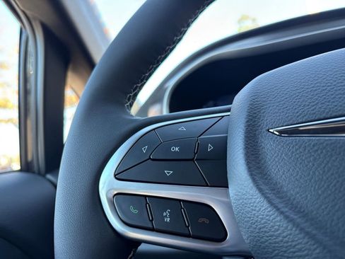 New 2026 Chrysler Pacifica Select image 16