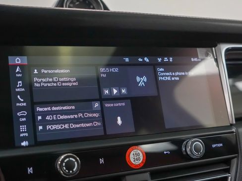 Certified 2025 Porsche Macan image 30