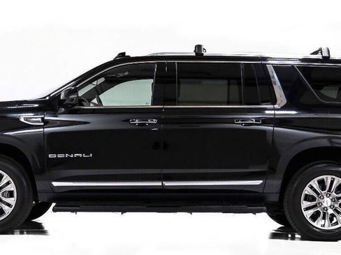 Used 2021 GMC Yukon XL Denali AWD/4WD image 6