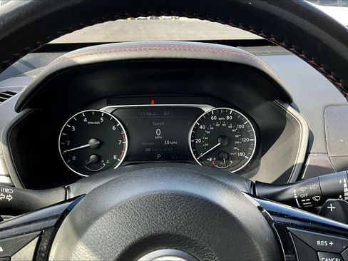 Used 2024 Nissan Altima 2.5 SR FWD image 13