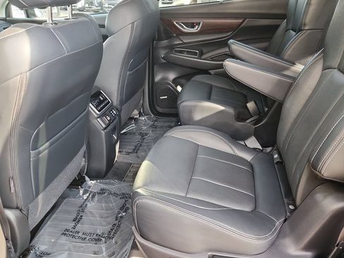 Used 2023 Subaru Ascent Touring AWD/4WD image 11