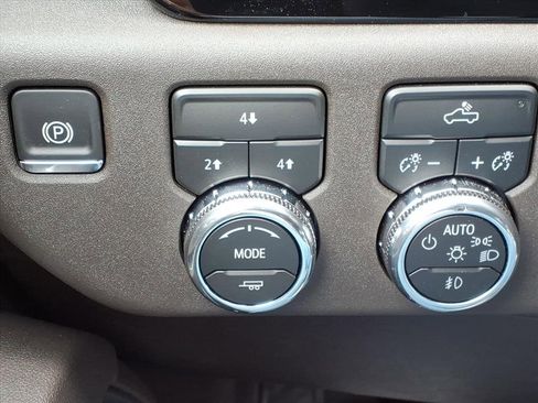 New 2026 GMC Sierra 2500 SLE w/ SLE Value Package; image 15