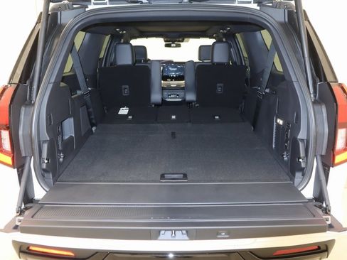 New 2025 Ford Expedition Max Platinum w/ Stealth Performance Package image 39