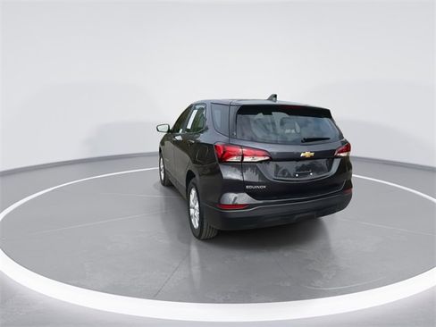 Used 2022 Chevrolet Equinox LS image 9