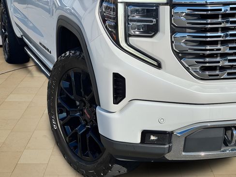 Used 2023 GMC Sierra 1500 Denali Ultimate AWD/4WD image 43