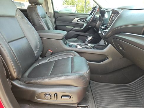 Used 2021 Chevrolet Traverse RS AWD/4WD image 29