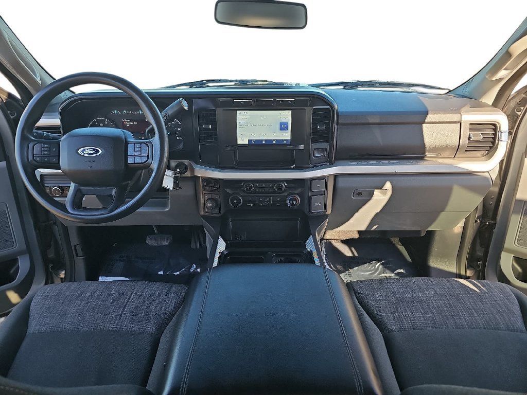 Used 2023 Ford F250 XLT w/ FX4 Off-Road Package AWD/4WD image 10