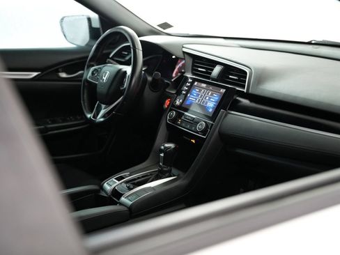 Used 2020 Honda Civic Sport image 45
