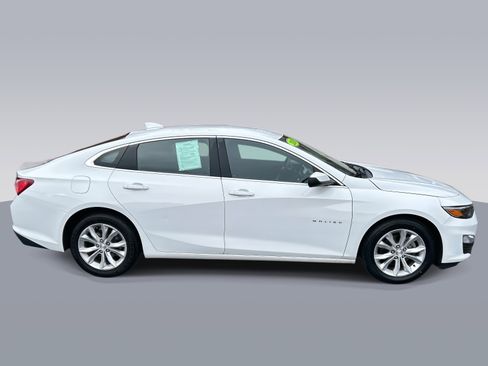 Used 2019 Chevrolet Malibu LT image 2